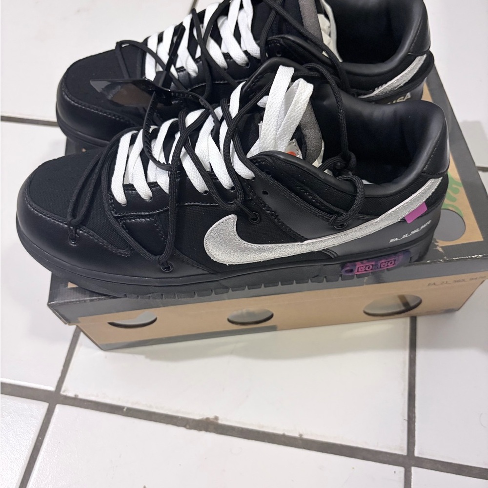 Nike Dunk Low Black and White Sneakers lot 50 size 10.5